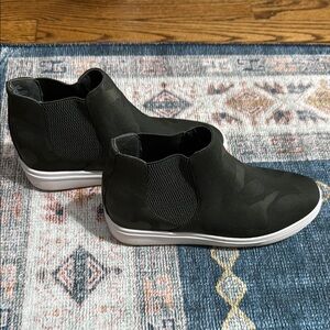 Steve Madden Camo Slip On Sneakers VGUC